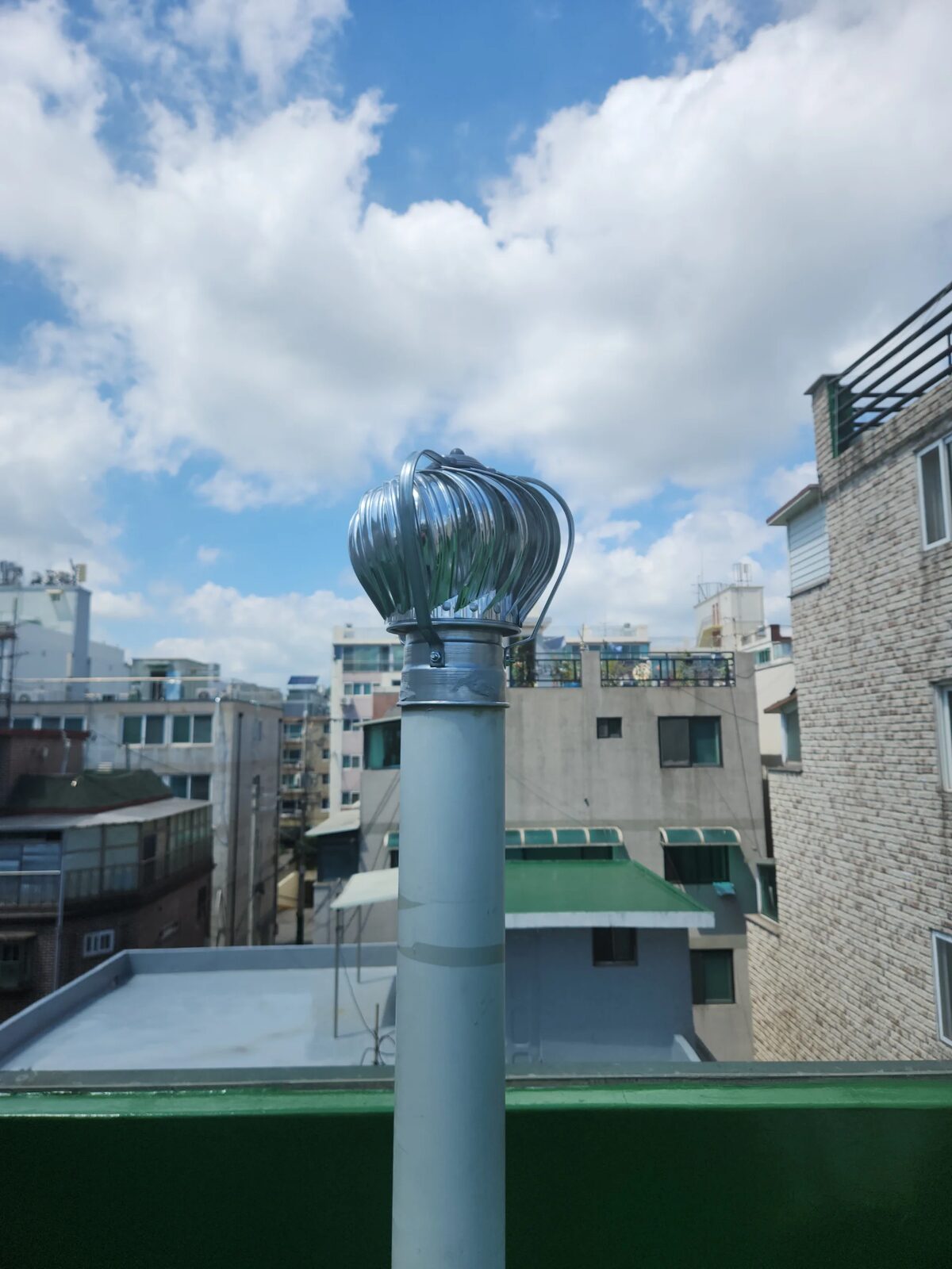 시공 후 - 수원 옥상 환풍기·벤츄레이터 동시 설치 – 여름 열기와 습기를 한 번에 해결 집사이지